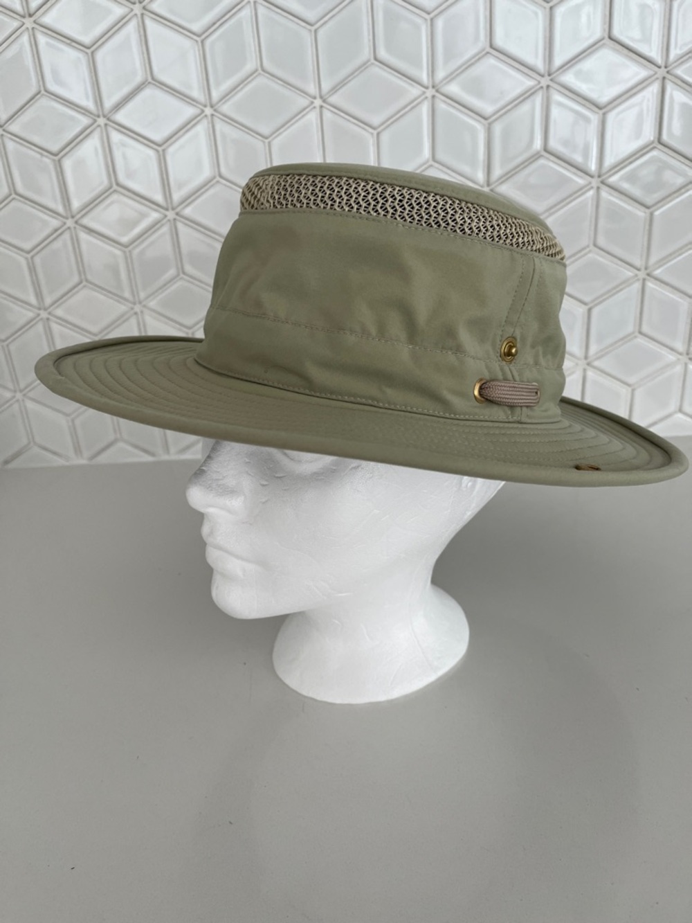 TILLEY HAT The Airflo Green Outdoor Adventures Lightweight Unisex Size 7 3/8